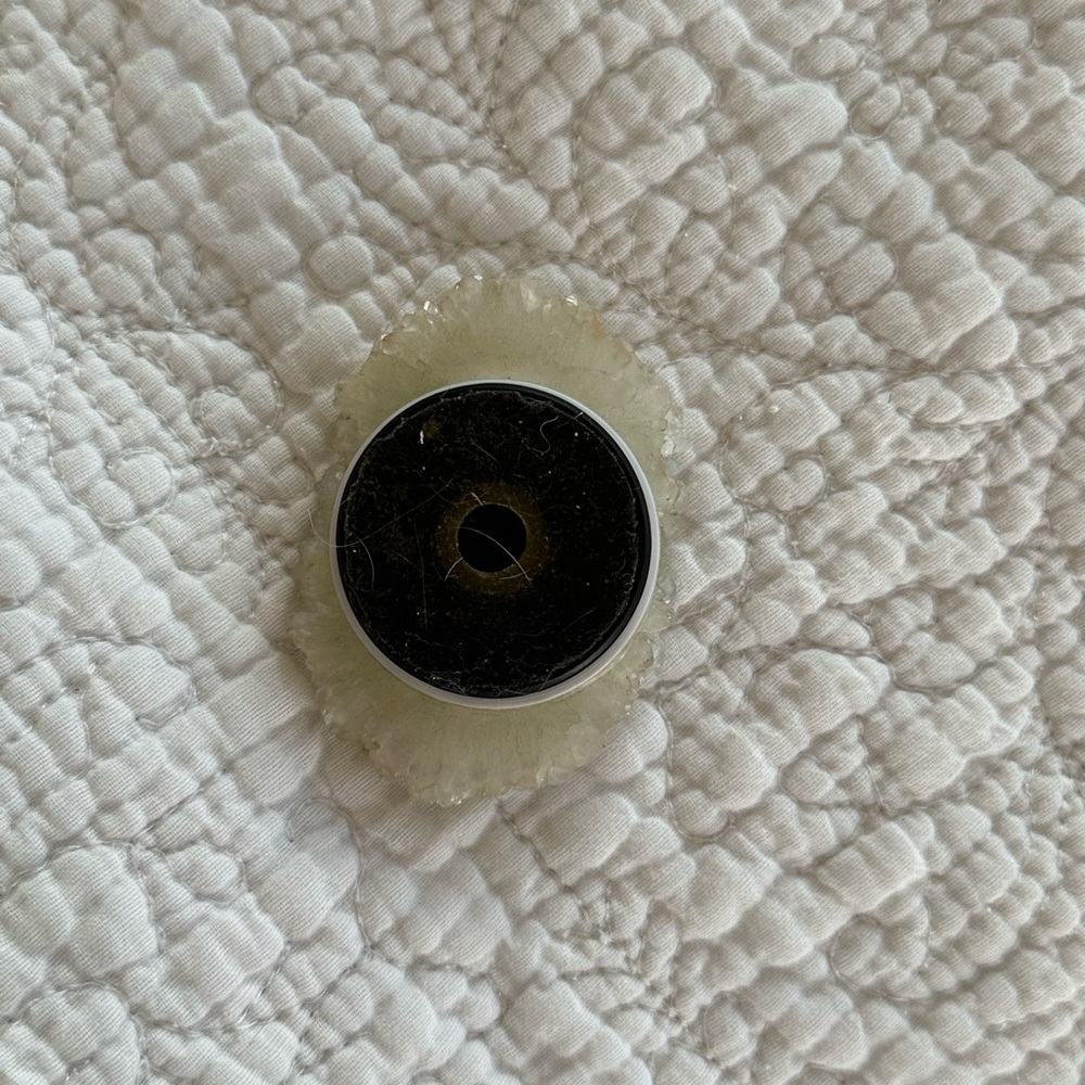 Quartz Phone Grip - Picture 2 of 3